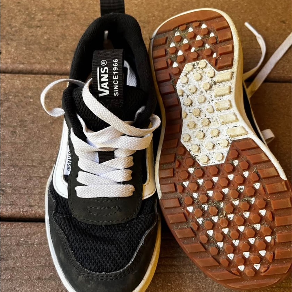 Vans ultra range Black and White Athletic Shoes